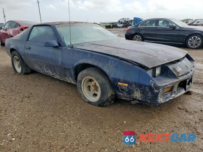 Czwarte zdjęcie samochodu z boku: 1987 CHEVROLET CAMARO VIN:1G1FP21H6HN165757 - miniatura