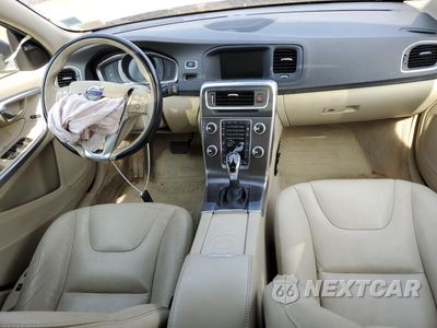 Zdjęcie 8 z 14 samochodu: 2016 VOLVO V60 T5 PLATINUM VIN:YV140MEM3G1293492 - miniatura