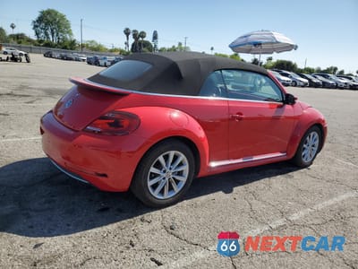 Trzecie zdjęcie samochodu z tyłu: 2017 VOLKSWAGEN BEETLE S/SE VIN:3VW517AT8HM807375 - miniatura