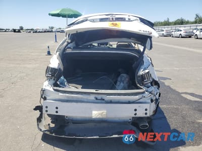 Zdjęcie 6 z 12 samochodu: 2017 LEXUS IS 200T VIN:JTHBA1D21G5015710 - miniatura