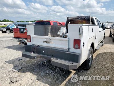 Czwarte zdjęcie samochodu z boku: 2024 CHEVROLET SILVERADO K2500 HEAVY DUTY VIN:1GC2YLE7XRF316850 - miniatura