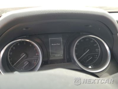 Zdjęcie 9 z 13 samochodu: 2018 TOYOTA CAMRY L VIN:4T1B11HK5JU657531 - miniatura