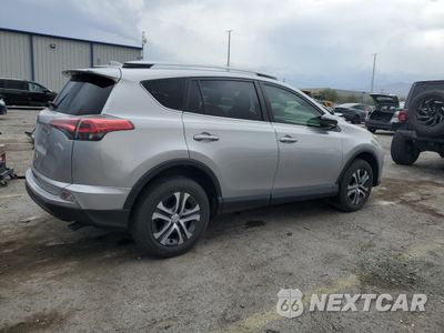 Trzecie zdjęcie samochodu z tyłu: 2018 TOYOTA RAV4 LE VIN:JTMZFREV1JJ191857 - miniatura