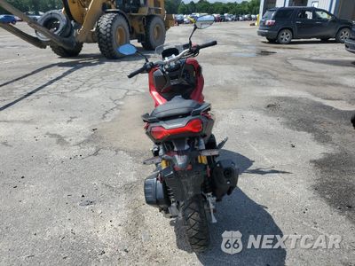 Czwarte zdjęcie samochodu z boku: 2023 HONDA ADV150 A VIN:MLHKF3859P5200166 - miniatura
