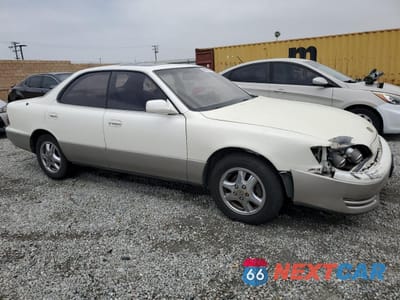 Czwarte zdjęcie samochodu z boku: 1995 LEXUS ES 300 VIN:JT8GK13T8S0108498 - miniatura