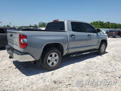 Trzecie zdjęcie samochodu z tyłu: 2018 TOYOTA TUNDRA CREWMAX SR5 VIN:5TFDW5F15JX775884 - miniatura