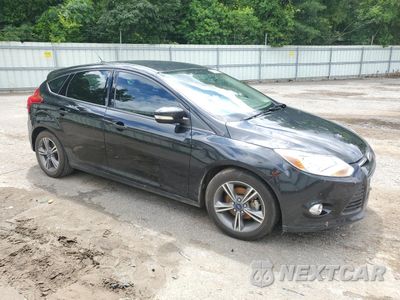 Czwarte zdjęcie samochodu z boku: 2014 FORD FOCUS SE VIN:1FADP3K2XEL383678 - miniatura