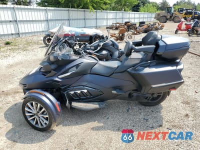 Trzecie zdjęcie samochodu z tyłu: 2022 CAN-AM SPYDER ROADSTER RT VIN:2BXNBDD22NV007281 - miniatura