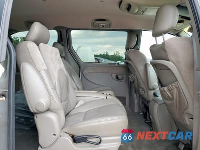 Zdjęcie 11 z 13 samochodu: 2002 CHRYSLER TOWN & COUNTRY LIMITED VIN:2C8GP64L02R506114 - miniatura