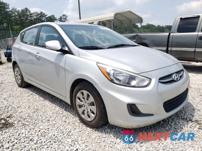 Czwarte zdjęcie samochodu z boku: 2017 HYUNDAI ACCENT SE VIN:KMHCT5AE1HU326658 - miniatura