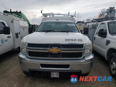 Piąte zdjęcie samochodu w środku: 2012 CHEVROLET SILVERADO K3500 VIN:1GB3KZCG2CF204776 - miniatura