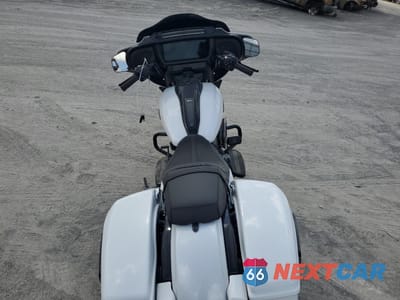 Zdjęcie 6 z 10 samochodu: 2024 HARLEY-DAVIDSON FLHX VIN:1HD1KB711RB628500 - miniatura