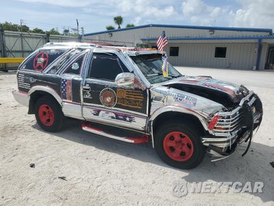 Czwarte zdjęcie samochodu z boku: 2000 CHEVROLET BLAZER VIN:1GNCS18WXYK252125 - miniatura