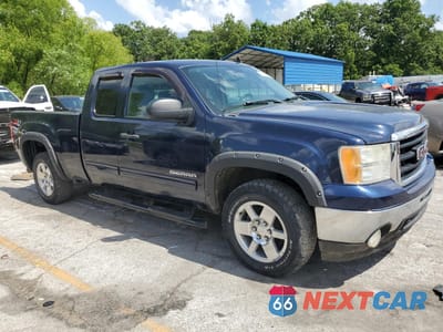 Czwarte zdjęcie samochodu z boku: 2011 GMC SIERRA K1500 SLE VIN:1GTR2VE38BZ189044 - miniatura