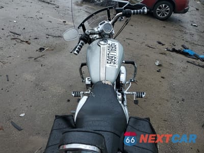 Zdjęcie 6 z 9 samochodu: 2005 HARLEY-DAVIDSON XL1200 C VIN:1HD1CGP135K404200 - miniatura