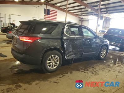 Trzecie zdjęcie samochodu z tyłu: 2018 CHEVROLET TRAVERSE VIN:1GNEVGKW5JJ217483 - miniatura