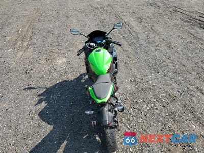 Zdjęcie 6 z 10 samochodu: 2022 KAWASAKI EX400 VIN:JKAEXKG10NDAH5415 - miniatura