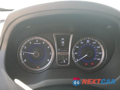 Zdjęcie 9 z 15 samochodu: 2012 HYUNDAI AZERA GLS VIN:KMHFG4JG2CA150923 - miniatura