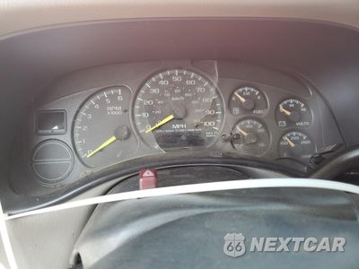 Zdjęcie 9 z 13 samochodu: 2001 CHEVROLET SUBURBAN C1500 VIN:3GNEC16T31G147437 - miniatura