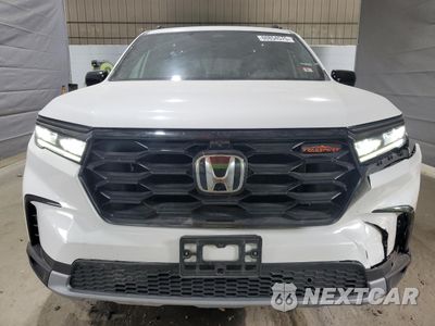Piąte zdjęcie samochodu w środku: 2024 HONDA PILOT TRAILSPORT VIN:5FNYG1H67RB031659 - miniatura
