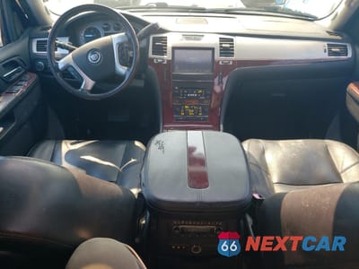 Zdjęcie 8 z 13 samochodu: 2011 CADILLAC ESCALADE ESV PREMIUM VIN:1GYS4JEFXBR249673 - miniatura