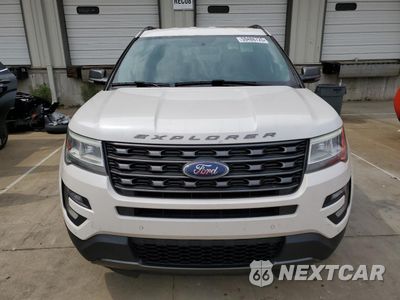 Piąte zdjęcie samochodu w środku: 2017 FORD EXPLORER XLT VIN:1FM5K8D88HGD45757 - miniatura