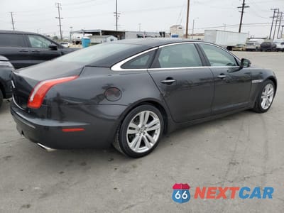 Trzecie zdjęcie samochodu z tyłu: 2011 JAGUAR XJL VIN:SAJWA2GB6BLV13752 - miniatura