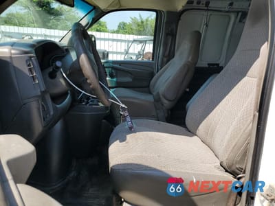 Zdjęcie 7 z 14 samochodu: 2003 CHEVROLET EXPRESS G2500 VIN:1GCGG25V561172232 - miniatura