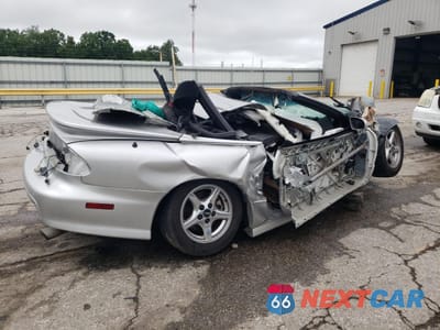 Trzecie zdjęcie samochodu z tyłu: 2000 PONTIAC FIREBIRD TRANS AM VIN:2G2FV32G7Y2171138 - miniatura