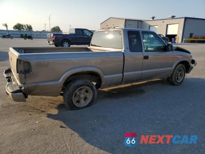 Trzecie zdjęcie samochodu z tyłu: 2003 CHEVROLET S TRUCK S10 VIN:1GCCS19X438174477 - miniatura