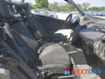 Piąte zdjęcie samochodu w środku: 2025 CAN-AM MAVERICK X3 X DS TURBO RR VIN:3JBVDAV44SE000687 - miniatura