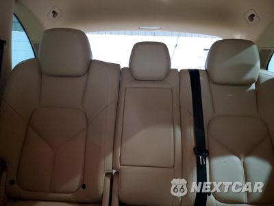 Zdjęcie 10 z 15 samochodu: 2012 PORSCHE CAYENNE VIN:WP1AA2A27CLA00916 - miniatura