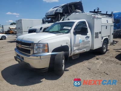 2013 CHEVROLET SILVERADO C3500 1GB3CZCG9DF151153 - główne zdjęcie licytacji z USA - miniatura