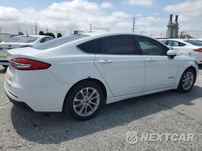 Trzecie zdjęcie samochodu z tyłu: 2019 FORD FUSION SE VIN:3FA6P0LU7KR264006 - miniatura