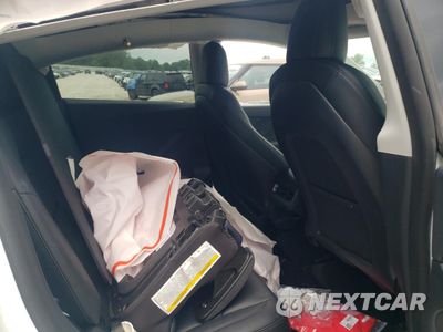 Zdjęcie 11 z 13 samochodu: 2022 TESLA MODEL Y VIN:7SAYGDEF8NF469237 - miniatura