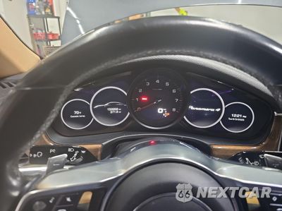 Zdjęcie 8 z 11 samochodu: 2018 PORSCHE PANAMERA 4 VIN:WPA0AA2A73JL10427 - miniatura