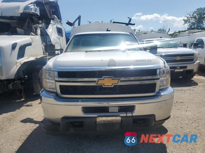 Piąte zdjęcie samochodu w środku: 2013 CHEVROLET SILVERADO C3500 VIN:1GB3CZCG9DF151153 - miniatura