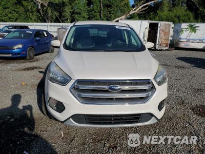 Piąte zdjęcie samochodu w środku: 2017 FORD ESCAPE SE VIN:1FMCU0GD9HUE38574 - miniatura