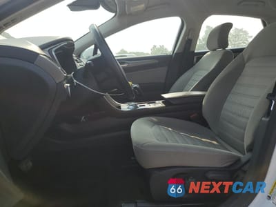 Zdjęcie 7 z 13 samochodu: 2019 FORD FUSION S VIN:3FA6P0G74KR281432 - miniatura