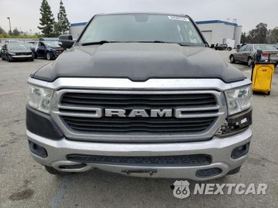 Piąte zdjęcie samochodu w środku: 2019 RAM 1500 BIG HORN/LONE STAR VIN:1C6RREFT9KN651085 - miniatura