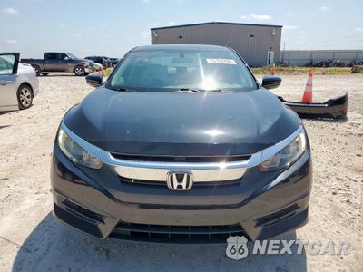 Piąte zdjęcie samochodu w środku: 2018 HONDA CIVIC LX VIN:19XFC2F57JE027639 - miniatura