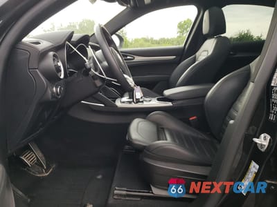 Zdjęcie 7 z 13 samochodu: 2023 ALFA ROMEO STELVIO TI VIN:ZASPAKBN3P7D54491 - miniatura