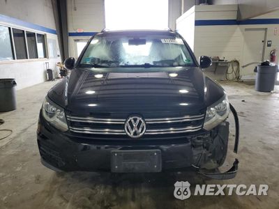 Piąte zdjęcie samochodu w środku: 2016 VOLKSWAGEN TIGUAN S VIN:WVGBV7AX5GW528103 - miniatura