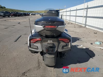 Czwarte zdjęcie samochodu z boku: 2022 CAN-AM SPYDER ROADSTER RT VIN:2BXNBDD29NV003910 - miniatura