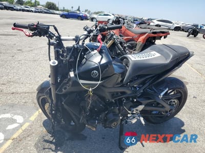 Trzecie zdjęcie samochodu z tyłu: 2019 YAMAHA MT09 C VIN:JYARN53Y7KA001453 - miniatura