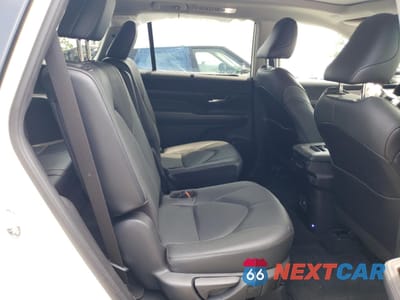 Zdjęcie 10 z 13 samochodu: 2024 TOYOTA GRAND HIGHLANDER XLE VIN:5TDACAB58RS018797 - miniatura