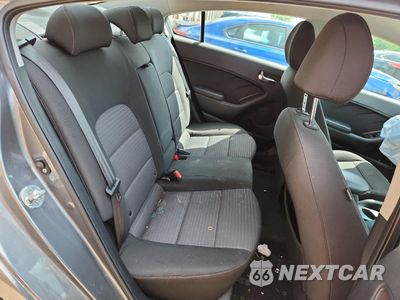 Zdjęcie 10 z 13 samochodu: 2016 KIA FORTE LX VIN:KNAFX4A67G5609175 - miniatura