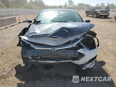 Piąte zdjęcie samochodu w środku: 2019 CHEVROLET MALIBU LT VIN:1G1ZD5ST1KF208770 - miniatura