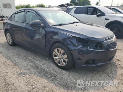 Czwarte zdjęcie samochodu z boku: 2014 CHEVROLET CRUZE LS VIN:1G1PB5SH0E7159925 - miniatura