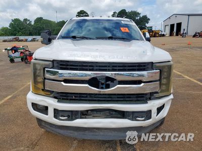 Piąte zdjęcie samochodu w środku: 2017 FORD F350 SUPER DUTY VIN:1FT8W3DT8HEF43117 - miniatura